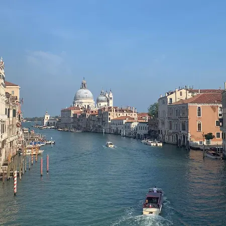 Live In The Heart Of Apartamento